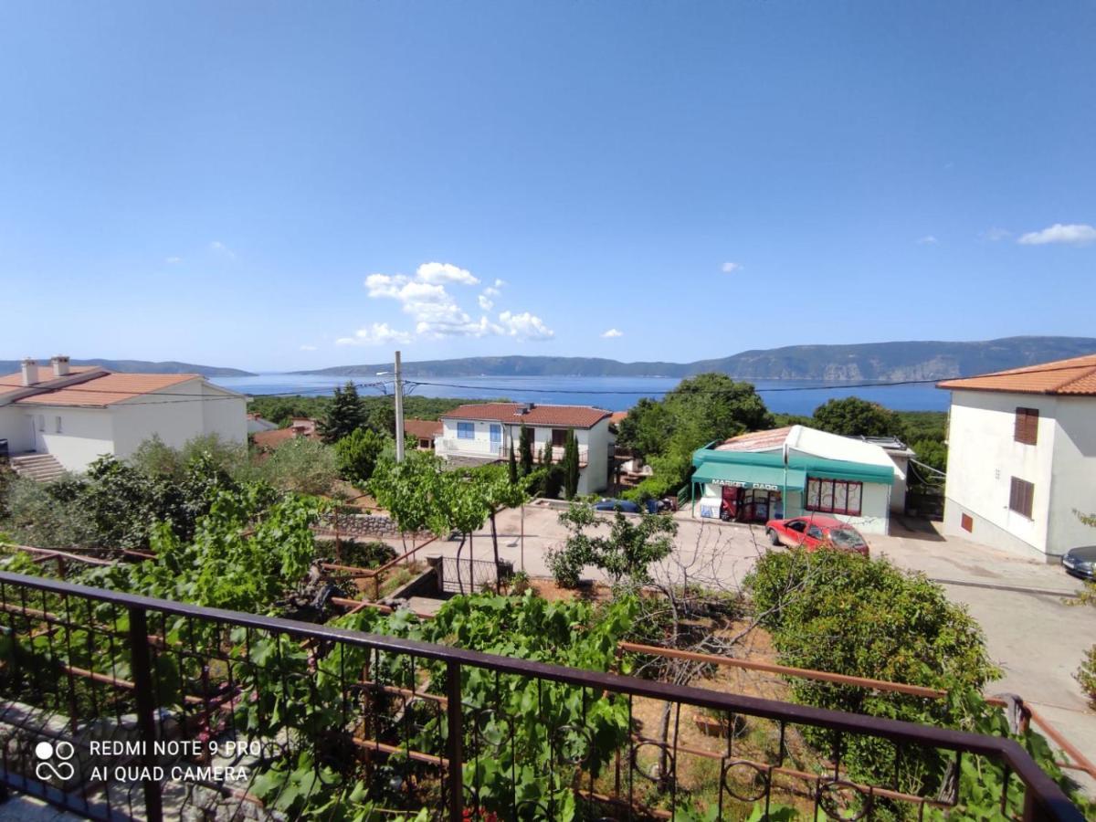 Apartments Marica Krk Town Buitenkant foto